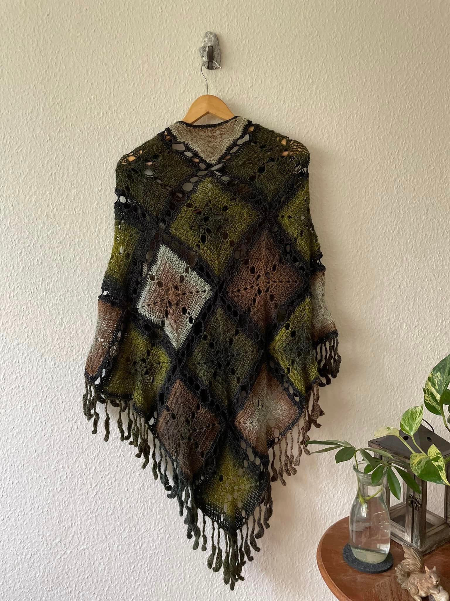 gehaakte omslagdoek herfstbladeren hoofddoek - boho gehaakte omslagdoek - gehaakte omslagdoek - handgemaakt - driehoekige omslagdoek - warp - baktus haak