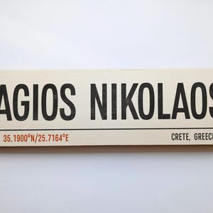 Cartello di viaggio per le vacanze a Creta di AGIOS NIKOLAOS - Cartello di viaggio in legno - Cartello retrò vintage - Cartello di destinazione delle isole greche - Regalo di viaggio in Grecia