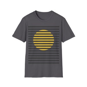 Minimalist Striped Rising Sun T-Shirt Tee, Modern Bauhaus Inspired Nature Screen Print Unisex Shirt