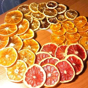 Dried orange, lemon, tangerine, lime, grapefruit, blood orange, kiwi, strawberry or pineapple slices,
