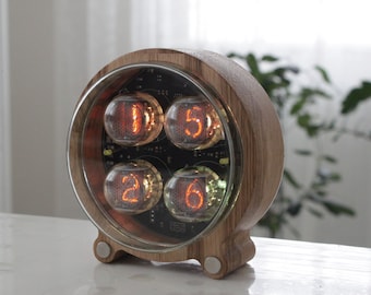 El reloj de tubo Nixie incluye tubos RTF Z560m y una bonita caja redonda hecha a mano con decoración retro, reloj de mesa vintage, enchufe USB tipo C