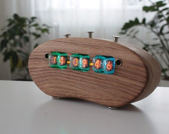 Nixie tube clock with in-17 tubes (fine 5, not up side down 2) miniature remote control temperature sensor solid wood case