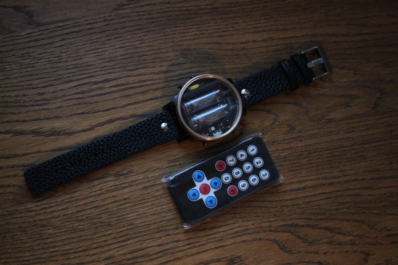 nixie tube watch wrist IN-16 clock ticker style compact neon-lit wristwatch glowing gas discharge tubes with modern ergonomics wearable zdjęcie 9