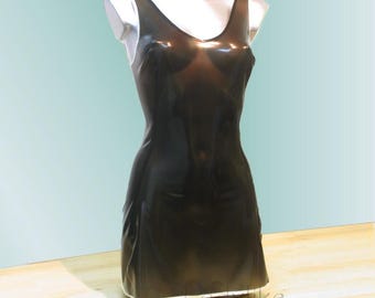 Latex Minikleid mit leicht ausgestelltem Rockteil
