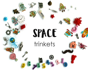 Space Theme I Spy trinkets, Outer space I spy bag bottle fillers, Astronaut Planets Aliens miniature objects,  1-3cm, Set of 20/50