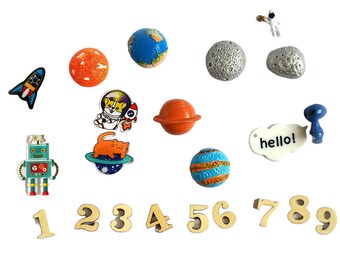 Space Adventures, Explore the Astronaut Planets Alien Theme I Spy miniatures,  1-3cm, Set of 22
