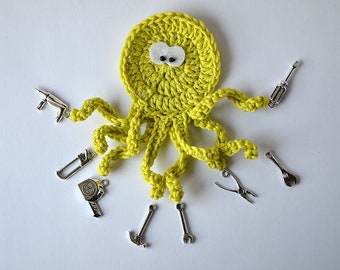 Handyman The busy Octopus, Handmade Crochet applique by TomToy, 10cm, 1 applique/applique with charms
