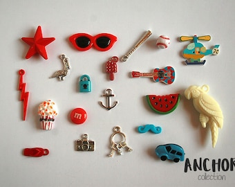Twenty Treasures, Big and Small – I Spy Trinkets to find them All, 1-6cm, Set of 20
