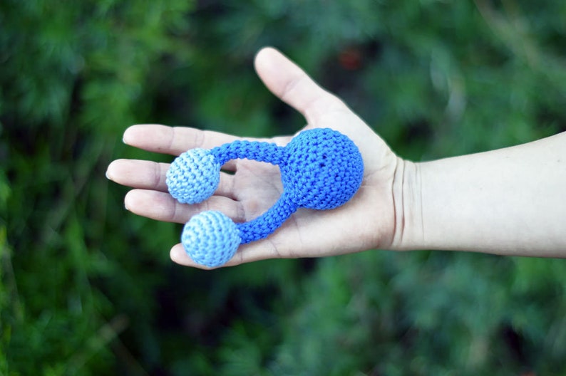 H2O Water molecule crochet Rattle Toy handmade by TomToy image 8