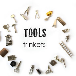 Tools theme I Spy trinkets, 1-3cm, Set of 25