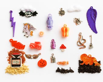 I Spy Trinkets Pictured Set for Games & Craft, 1-6cm, Set of 20 trinkets