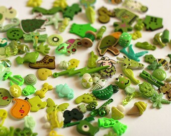 Green I Spy Trinkets, Rainbow I spy bottle/bag filler, Colorful miniatures, Mixed buttons, beads, charms, 1-3cm, Set of 20/50/100