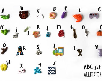 Alligator ABC set Alphabet I spy trinkets , 1-3cm, 1 object per letter