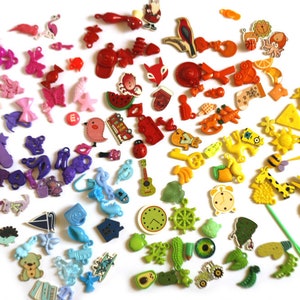 Rainbow I Spy trinkets for Colorful I spy Bag/ Bottle, Colorful miniatures, 1-3cm, Set of 5/10/20 trinkets in 7 colors