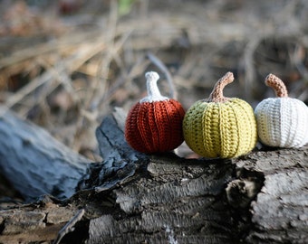 Little crochet pumpkins, Autumn Fall decor, Thanksgiving hostess gift, Halloween pumpkin, Harvest Rustic ornament, 7-9cm, 3 pcs