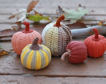 SALE 20% off, Little crochet pumpkins, Table centerpiece Harvest Rustic Ornament, 8-9cm (3-3.5"), Set of 5