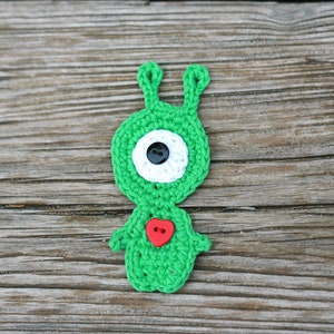 Outer space TomToy Crochet appliques, 1 piece/set green alien