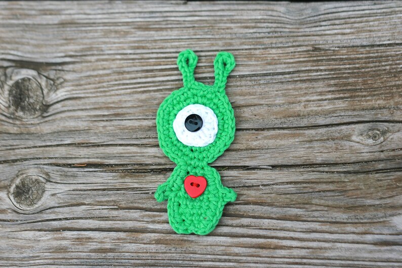 Outer space TomToy Crochet appliques, 1 piece/set green alien