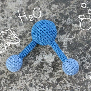 H2O Water molecule crochet Rattle Toy handmade by TomToy image 7