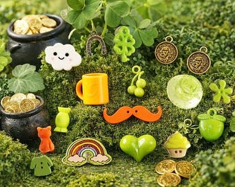 Holidays Theme I Spy trinkets: Halloween, Easter, Valentine's day, Saint Patrick's day, Birthday, 1-3cm, Set of 20