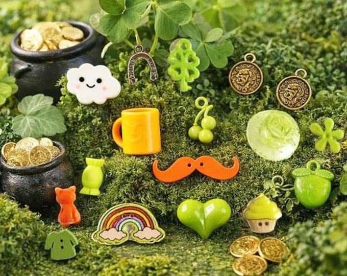 Featured listing image: Holidays Theme I Spy trinkets: Halloween, Easter, Valentine's day, Saint Patrick's day, Birthday, 1-3cm, Set of 20