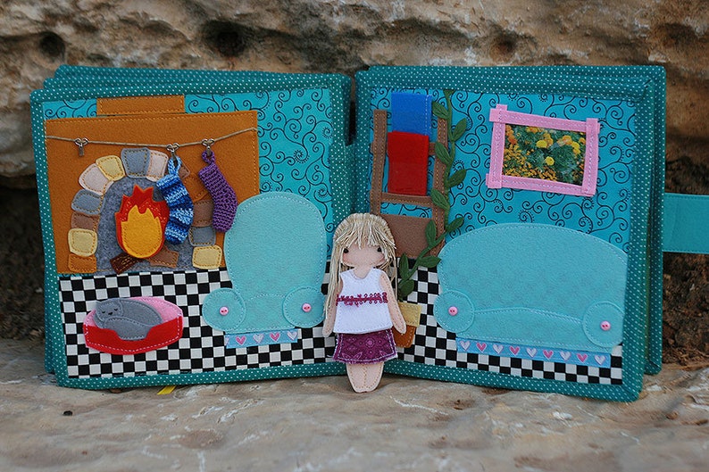 Dollhouse with felt paper doll, Handmade by TomToy, Quiet book for girls, Fabric Felt doll house, 20x20cm, Custom 2-12 pages image 5