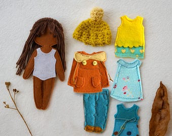 Felt "paper" doll Starter set #4, Doll Customized dressing playset, 12cm doll, Set of 1 doll and 6 outfits