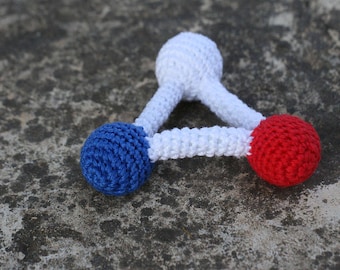 Molecule triangle Rattle, Scientific crochet rattle, Baby toy, Teething toy, Hand crocheted toy, Present for baby, Red Blue White