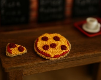 Miniature crochet pizza, Dollhouse  Mini fast food, 5cm whole pizza, 2 pcs set