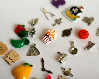 Individual Small trinkets sets for ABC I spy bag/ bottle, 1-3cm, Set of 5 trinkets