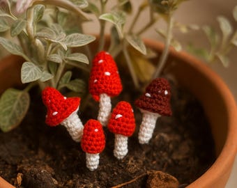 Miniature crochet mushrooms, Crochet toadstools, Fairy garden miniatures, 3-4cm, Set of 6