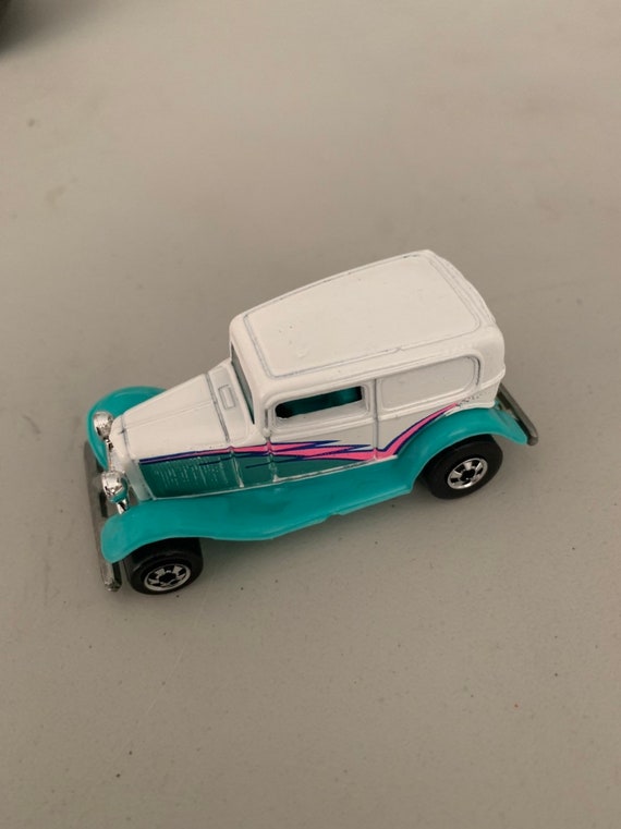 hot wheels black walls