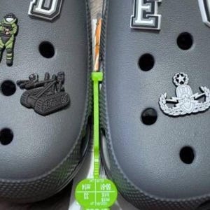EOD Rubber Shoe Hole decorations Bomb Suit Robot Master badge World War 2 Bomb and Junk in the Sun