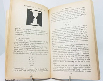 Libro de bolsillo de la serie Pelican «Fundamentos de Psicología», edición vintage de los años 60, sobre ciencia médica.