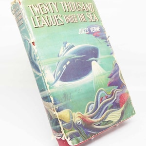 20,000 Leagues under the Sea Jules Verne sci-fi  Classic books 1950s Fiction book Hardback vintage science fiction classic book