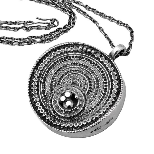 Jorma Laine Finland, vintage silver sombrero designer pendant necklace from 1987.