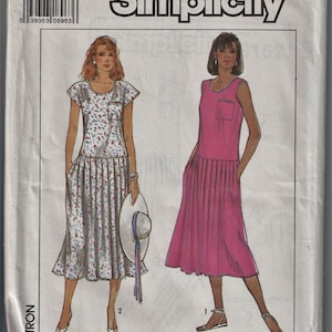 Simplicity 9152    Misses/Petite Knit Dress    Size 6,8  UNCUT