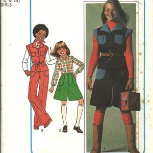 Simplicity 7906  Girls Vintage  Pants, Pantskirt, and Top Pattern     C1977    Size 12-14   Uncut