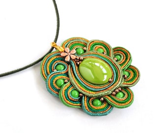 Green soutache set - Statement jewelry - Soutache necklace - Soutache bracelet - Green golden jewelry - Textile - Gift ideas