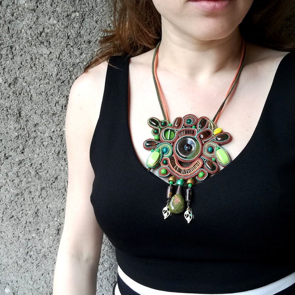 Collana soutache nei toni della terra