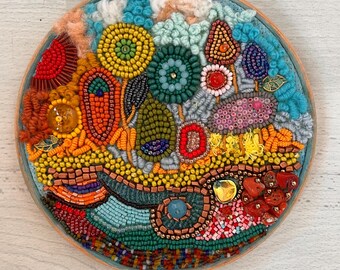 Enchanted garden - Embroidery hoop art - 6"