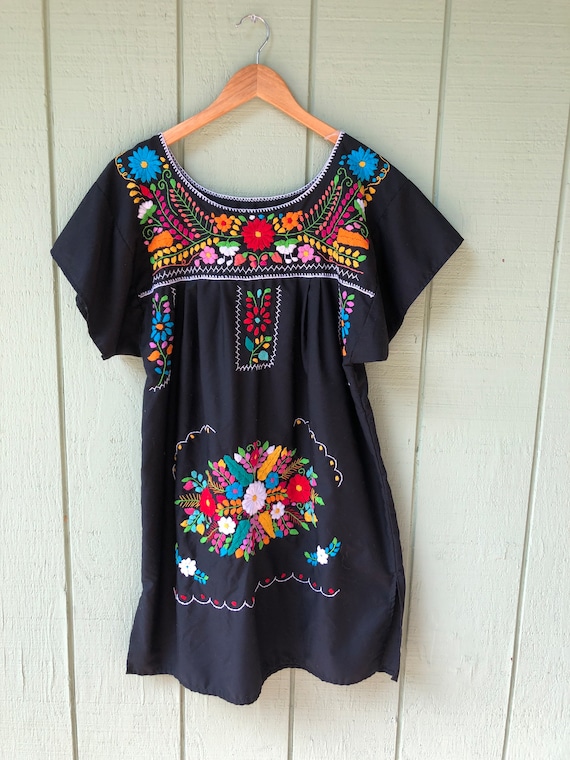 Beautiful Vintage Plus Size  Mexican Smock Tunic