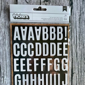 Thickers Jen Hadfield Stickers alphabet alphabet en mousse blanche avec coeur et maison - 109 pièces
