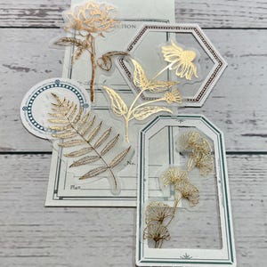 20 Stück Pergament Goldfolie Blumen Aufkleber - 4 Variationen - Rose, Gänseblümchen, Ginko Biloba, Farn Blatt Scrapbook Aufkleber, Junk Journal Aufkleber