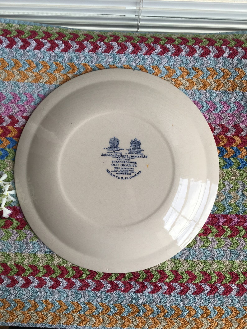 Vintage Johnson Brothers Hearts and Flowers 10\u201d Dinner Plate with Folk Couple Holding Hands