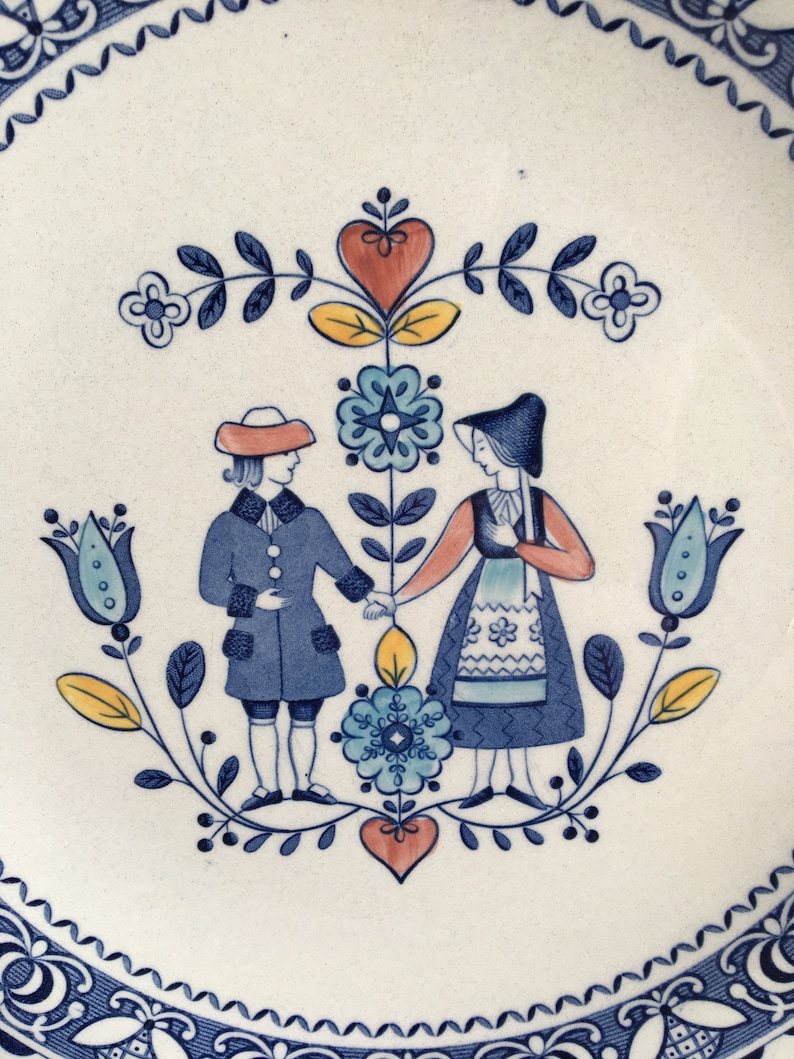 Vintage Johnson Brothers Hearts and Flowers 10\u201d Dinner Plate with Folk Couple Holding Hands
