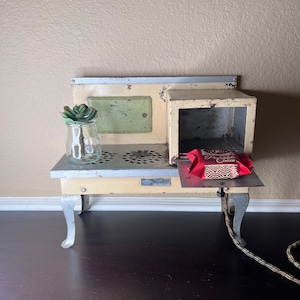Vintage 1930&#39;s Empire B-24 Toy Oven, Metal Ware Corp., Easy Bake Stove, Collectible Toys, Electric Role Play, Antique Children&#39;s Appliance