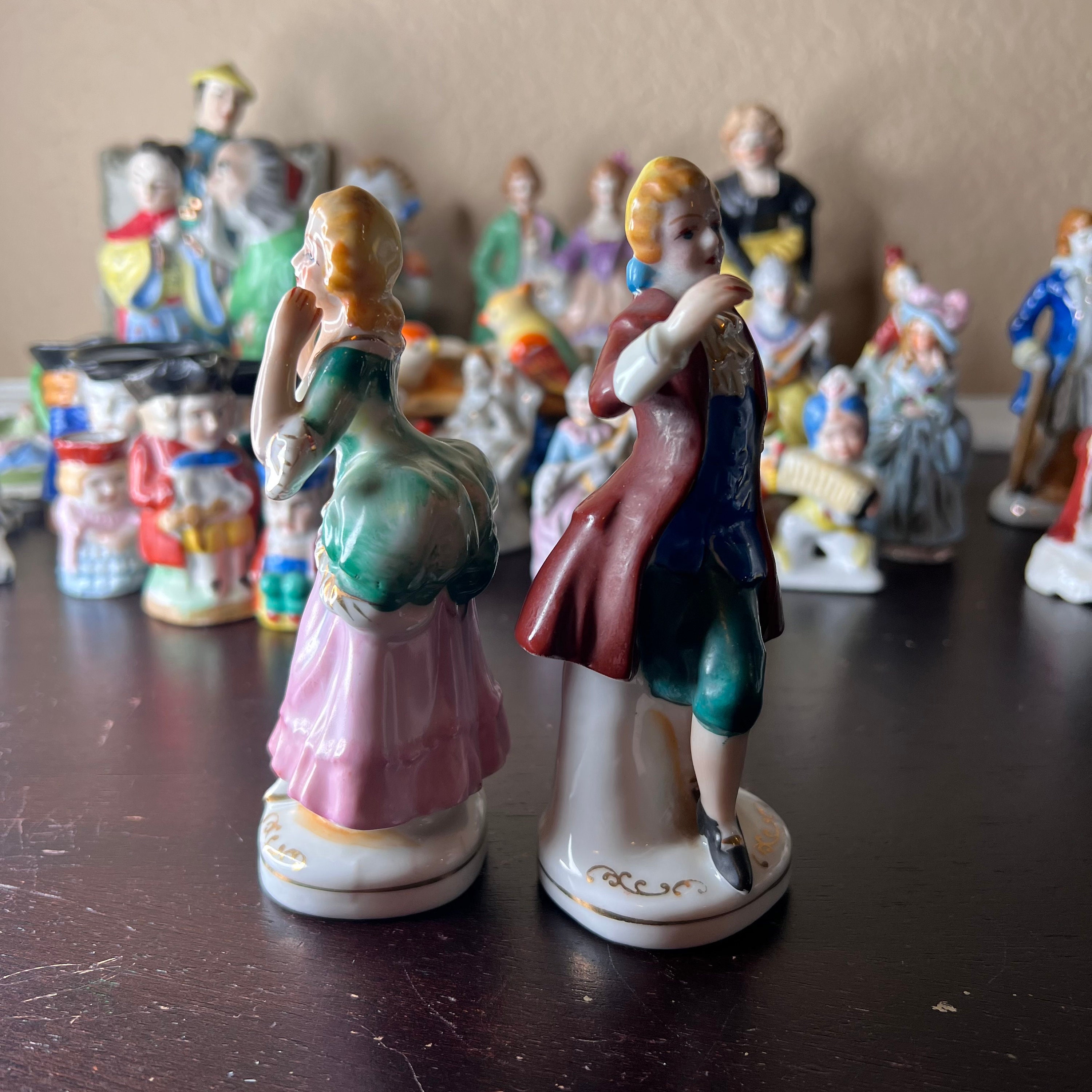 Vintage 1940's Made in Occupied Japan Colonial Couple