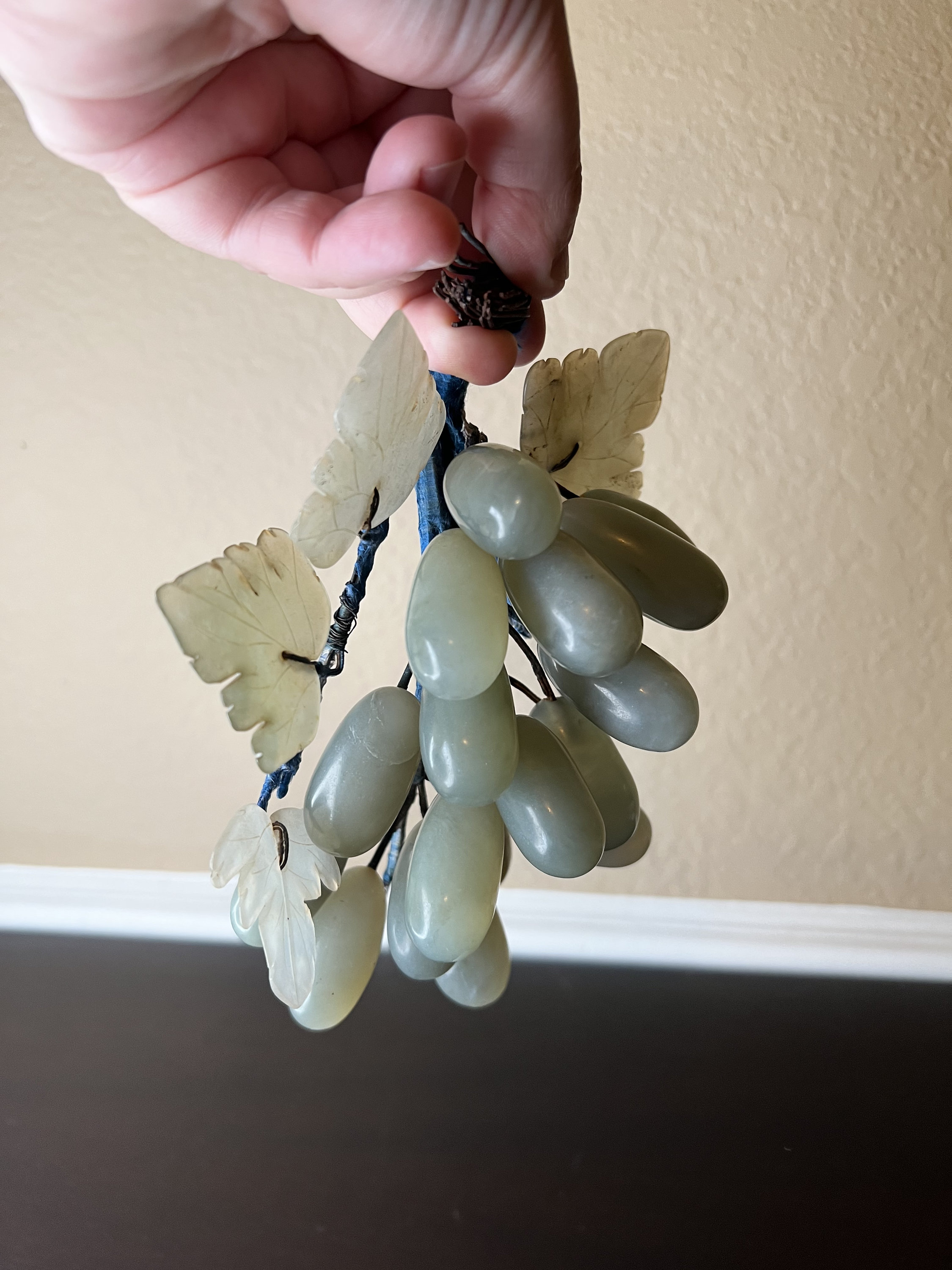ヴィンテージ　カップボード　grape bunch il_fullxfull.3713952254_btn8.jpg