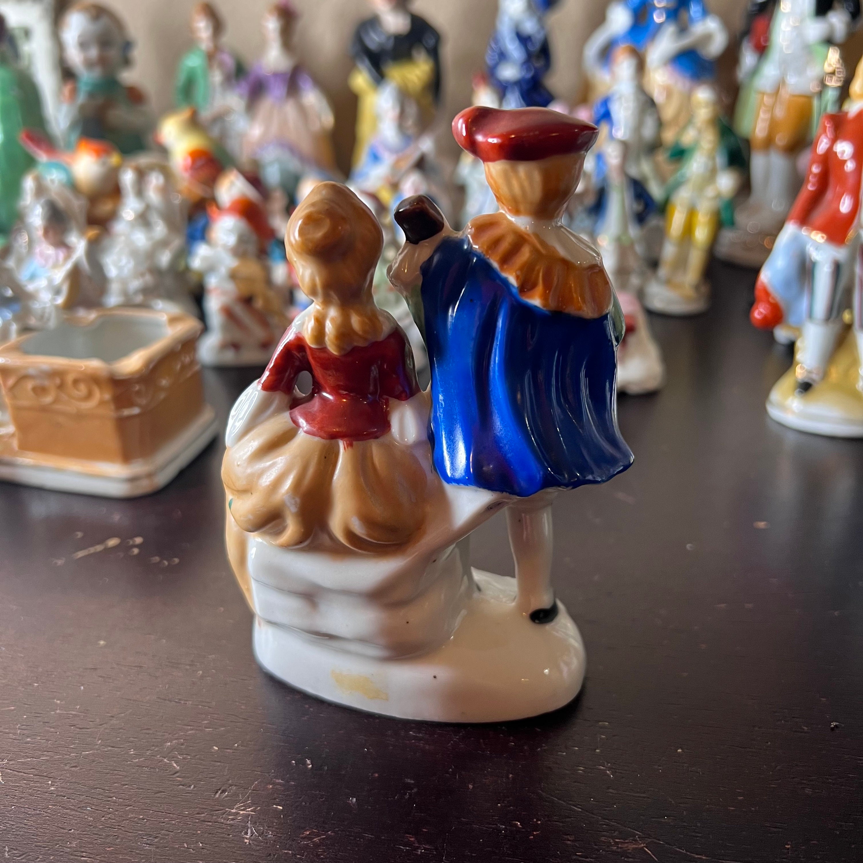 Vintage 1940's Made in Occupied Japan Colonial Couple Figurine